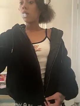 Snapshot of Tamiii420 chatting on February 27, 3:01 pm Tamiii420 online show from February 27, 3:01 pm