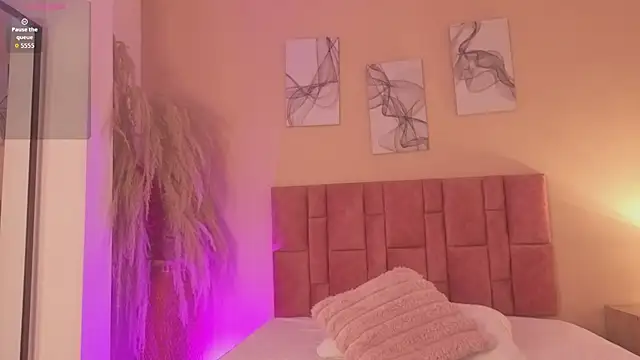 emmy danielss online show from July 8, 11:04 am