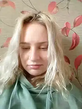 Snapshot of Mila_weed chatting on February 23, 10:45 am Mila weed online show from February 23, 10:45 am