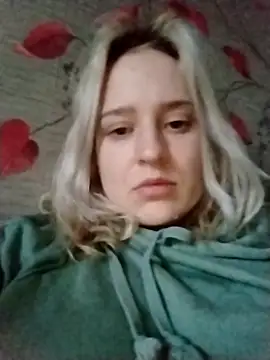 Snapshot of Mila_weed chatting on February 24, 1:20 pm Mila weed online show from February 24, 1:20 pm