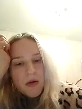 Snapshot of Mila_weed chatting on February 25, 6:28 pm Mila weed online show from February 25, 6:28 pm