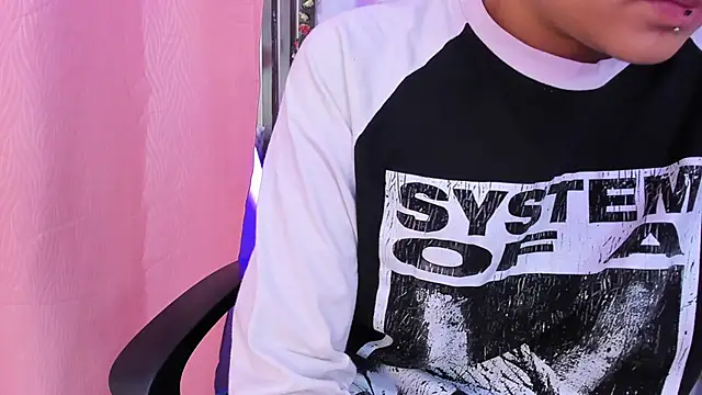 MeowMota  online show from April 15, 6:37 pm