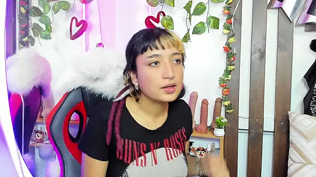 MeowMota  online show from June 25, 6:23 pm