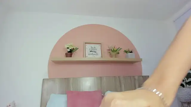 charlote smit  online show from January 12, 7:19 pm