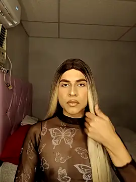 Snapshot of sammyhil chatting on February 4, 11:31 pm sammyhil online show from February 4, 11:31 pm