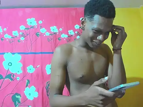 aunstin mohamme online show from February 4, 12:05 am