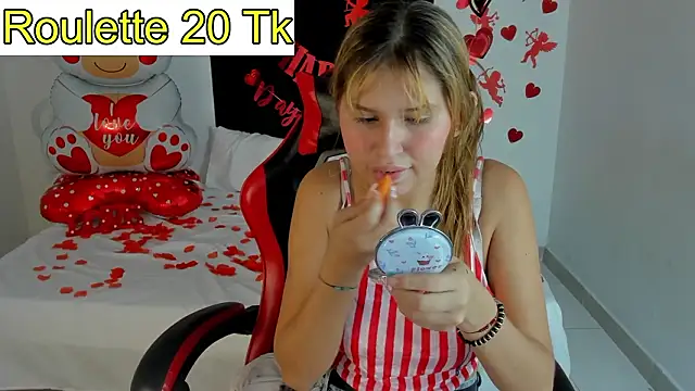 Snapshot of Bella_Blanca chatting on February 15, 12:14 pm Bella Blanca online show from February 15, 12:14 pm