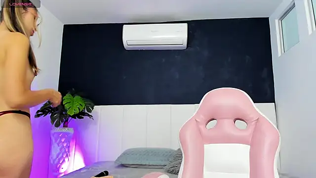 Snapshot of yeye_sweet_ chatting on June 25, 5:12 am yeye sweet online show from June 25, 5:12 am