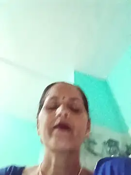 Snapshot of Hasmi_hot09 chatting on July 19, 7:23 am Hasmi hot09 online show from July 19, 7:23 am