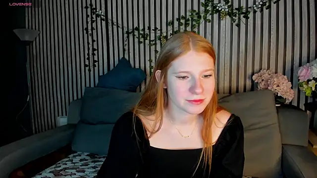 Snapshot of Sally_Ange1 chatting on January 18, 9:24 am Sally Ange1 online show from January 18, 9:24 am