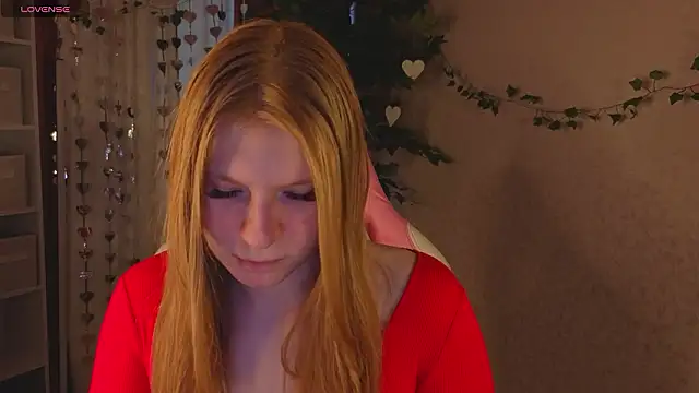 Snapshot of Sally_Ange1 chatting on February 18, 9:27 am Sally Ange1 online show from February 18, 9:27 am