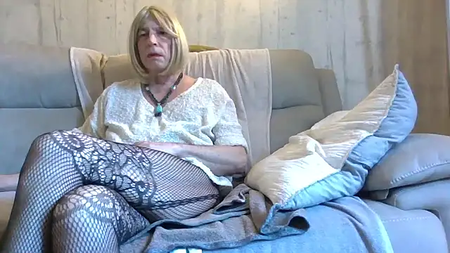 Helinetrav online show from March 20, 7:24 am