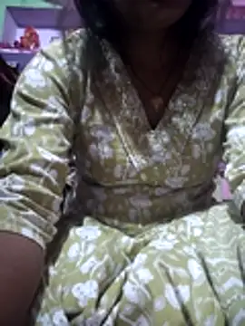 Snapshot of Nilam_cute chatting on May 4, 7:32 pm Nilam cute online show from May 4, 7:32 pm