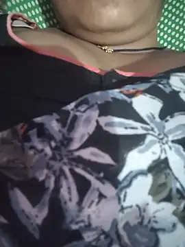 Snapshot of Nilam_cute chatting on May 13, 2:36 pm Nilam cute online show from May 13, 2:36 pm