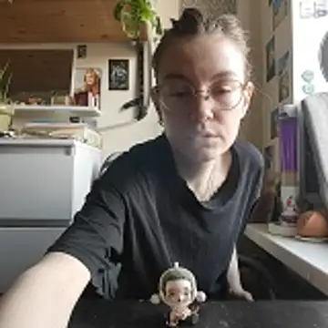Snapshot of Shy_Bamby chatting on April 13, 12:32 pm Shy Bamby online show from April 13, 12:32 pm