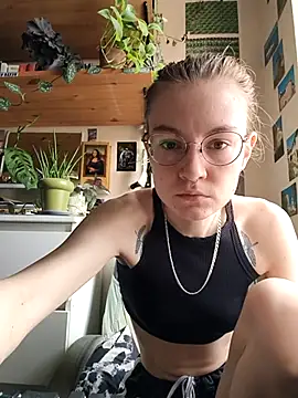 Snapshot of Shy_Bamby chatting on July 14, 11:16 am Shy Bamby online show from July 14, 11:16 am
