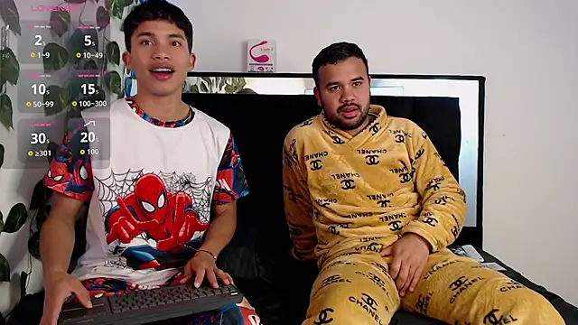 Snapshot of BayronSantana chatting on January 8, 4:48 am BayronSantana online show from January 8, 4:48 am