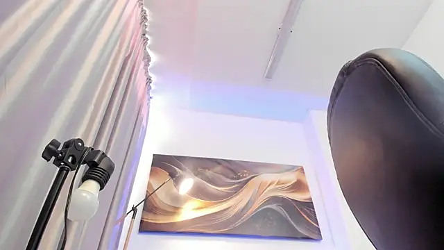 Britney Cortez online show from April 1, 1:23 pm