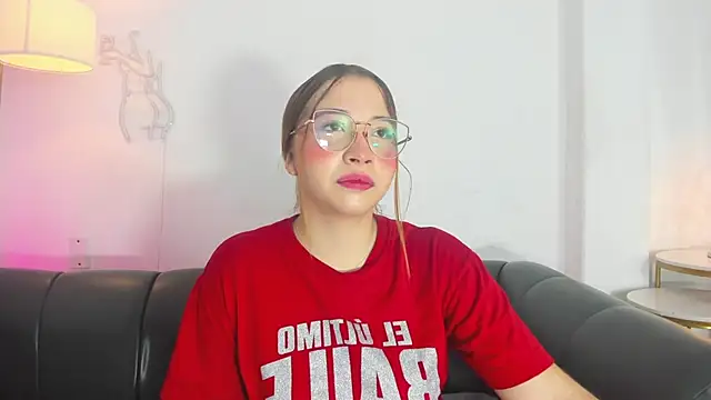 Snapshot of AliciaWhite_nt chatting on February 11, 12:43 pm AliciaWhite nt online show from February 11, 12:43 pm