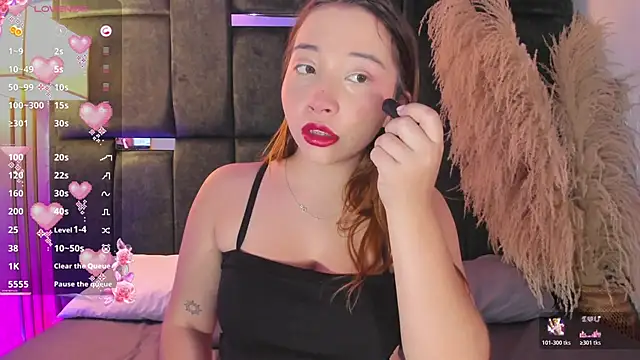 Snapshot of AliciaWhite_nt chatting on February 27, 1:11 pm AliciaWhite nt online show from February 27, 1:11 pm