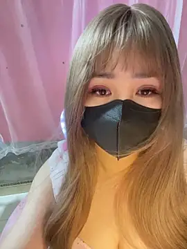 -Violet-t online show from March 28, 2:05 pm