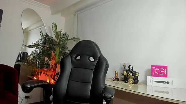 Snapshot of VictoriaPaker chatting on January 18, 11:58 am VictoriaPaker online show from January 18, 11:58 am