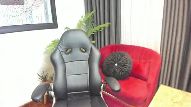 Snapshot of VictoriaPaker chatting on February 10, 10:52 am VictoriaPaker online show from February 10, 10:52 am