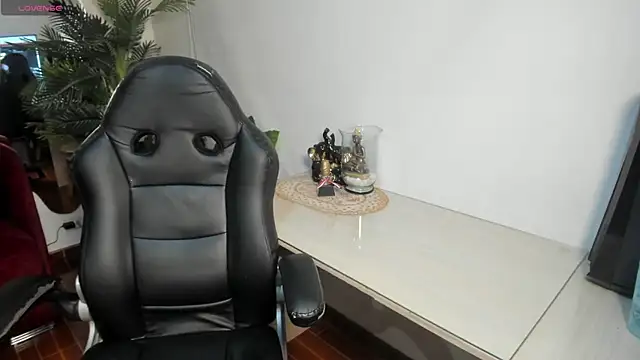 Snapshot of VictoriaPaker chatting on February 15, 4:58 pm VictoriaPaker online show from February 15, 4:58 pm