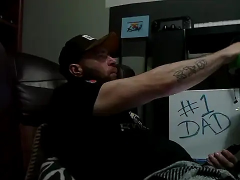 Snapshot of Numba1dad_ chatting on January 10, 3:41 am Numba1dad online show from January 10, 3:41 am