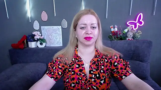 Snapshot of OliviaVerr chatting on March 29, 6:35 am OliviaVerr online show from March 29, 6:35 am