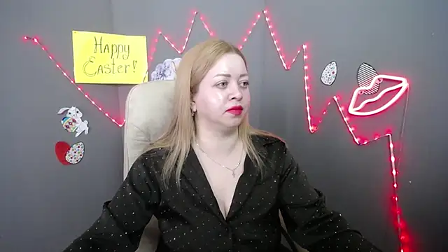 Snapshot of OliviaVerr chatting on April 2, 12:36 pm OliviaVerr online show from April 2, 12:36 pm