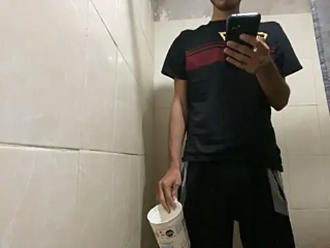 Snapshot of castro24141 chatting on February 9, 2:32 pm castro24141 online show from February 9, 2:32 pm