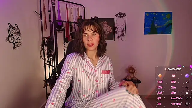Snapshot of ariannaconnor_ chatting on May 4, 1:29 pm ariannaconnor online show from May 4, 1:29 pm