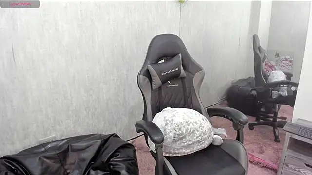 Snapshot of Gia_Campbell chatting on January 11, 3:50 pm Gia Campbell online show from January 11, 3:50 pm