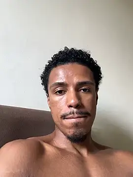 Snapshot of LorenzoBlack27 chatting on February 28, 4:30 pm LorenzoBlack27 online show from February 28, 4:30 pm