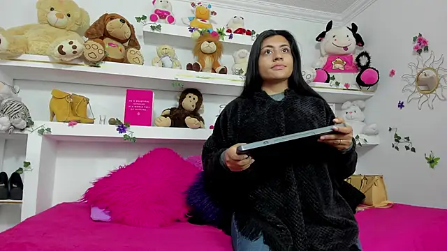 Snapshot of maira_diazz chatting on February 13, 12:34 pm maira diazz online show from February 13, 12:34 pm