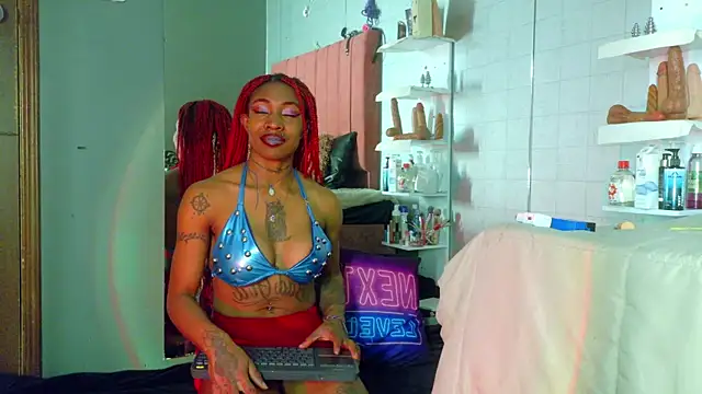 DaniaMarcell online show from May 14, 3:35 am