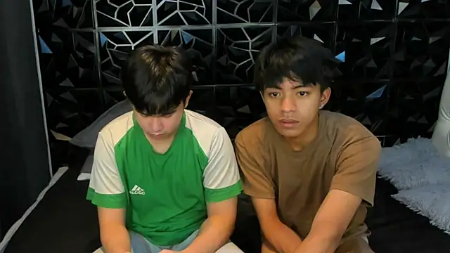 davincihugecock online show from March 19, 4:44 pm