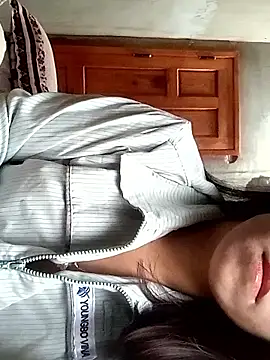 Snapshot of Dlimr003 chatting on January 12, 1:22 am Dlimr003 online show from January 12, 1:22 am