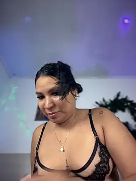 Snapshot of YaraXX1 chatting on February 6, 4:39 am YaraXX1 online show from February 6, 4:39 am