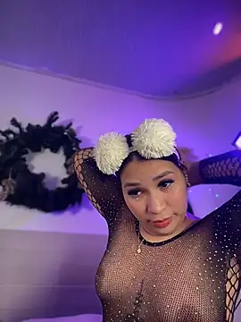 Snapshot of YaraXX1 chatting on February 17, 4:42 am YaraXX1 online show from February 17, 4:42 am