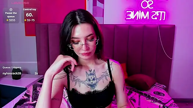 Snapshot of IvyDainty chatting on June 27, 12:44 pm IvyDainty online show from June 27, 12:44 pm