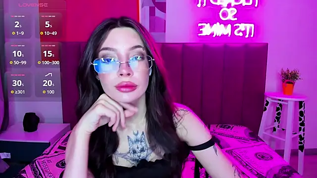Snapshot of IvyDainty chatting on July 4, 1:23 am IvyDainty online show from July 4, 1:23 am