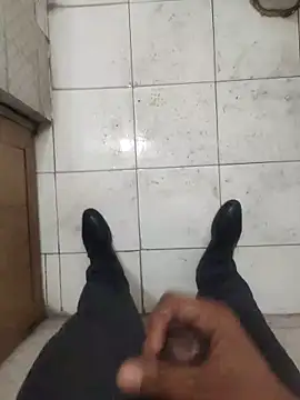 Snapshot of indiahunter chatting on February 13, 10:11 am indiahunter online show from February 13, 10:11 am