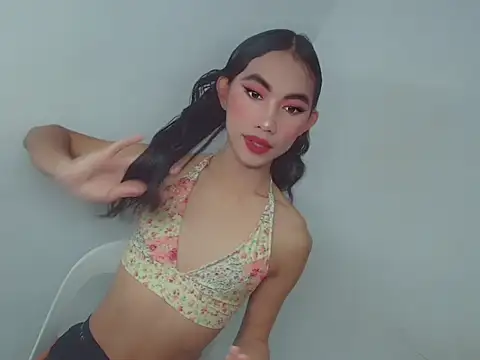 Massivecockfiona online show from February 19, 5:25 am