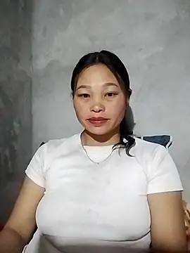 Snapshot of miray- chatting on April 24, 1:24 pm miray- online show from April 24, 1:24 pm