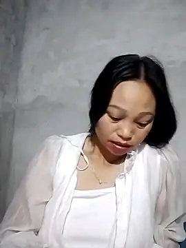 Snapshot of miray- chatting on May 3, 8:59 pm miray- online show from May 3, 8:59 pm