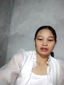 Snapshot of miray- chatting on May 7, 1:05 pm miray- online show from May 7, 1:05 pm