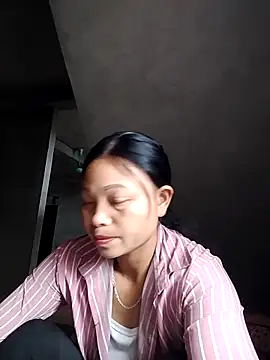 Snapshot of miray- chatting on May 11, 3:34 am miray- online show from May 11, 3:34 am