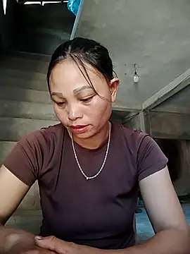Snapshot of miray- chatting on May 13, 9:50 am miray- online show from May 13, 9:50 am